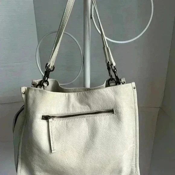 American Leather Company 3 zip Shoulder Bag - Picture 3 of 10